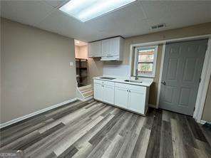 Building Photo - 5971 Robin Hood Ln