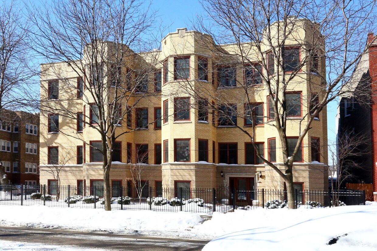 Building Photo - Ainslie & Washtenaw Apartments