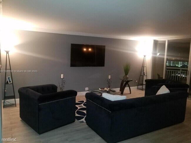 Foto del edificio - 2 br, 2 bath Condo - 18031 Biscayne Blvd A...
