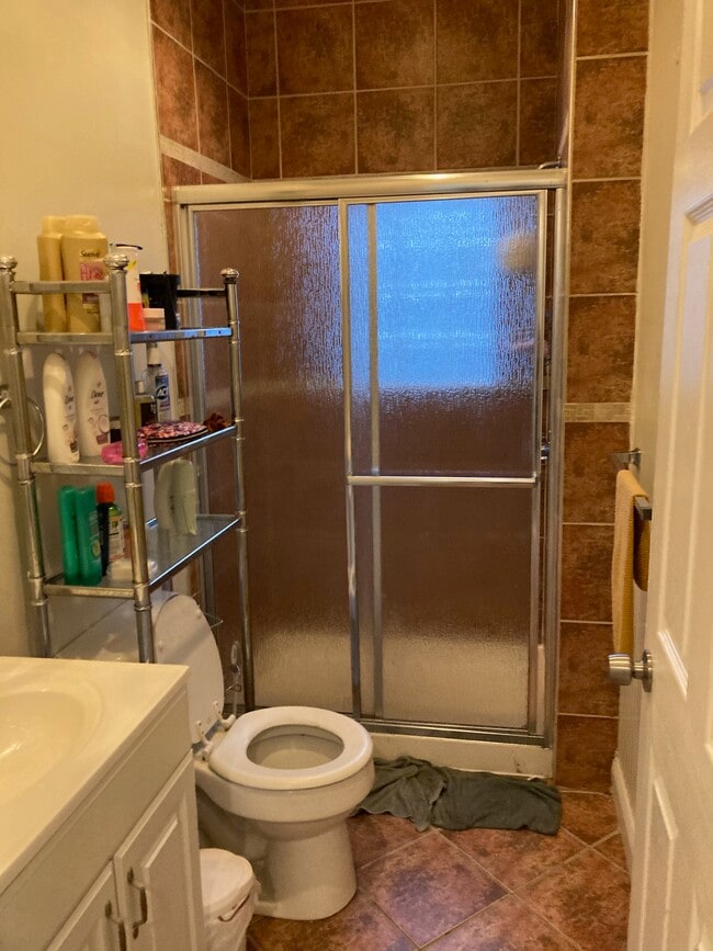 Building Photo - 102 Calumet St