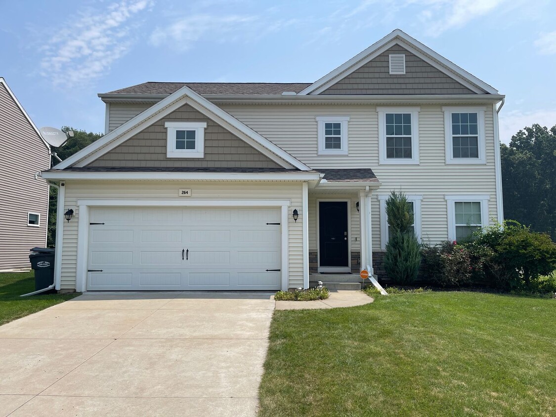 Primary Photo - Three Bedroom Home in Kalamazoo