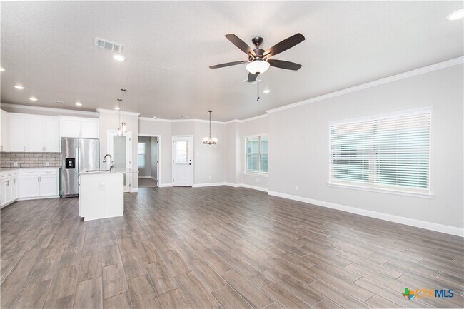 Building Photo - 7506 Hickman St
