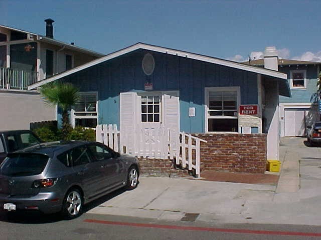 Primary Photo - 1126 Loma Dr