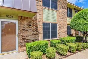 Building Photo - 1005 Vedral Pl