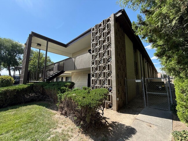 Foto del edificio - Spacious One-Bedroom Condo in Millcreek!