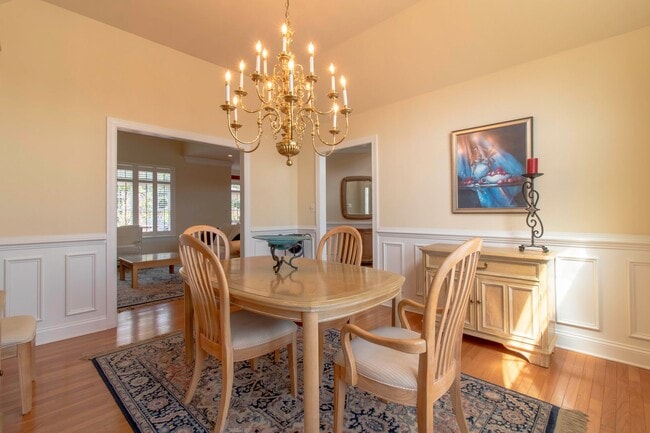 Foto del edificio - SHORT TERM - FURNISHED OR UNFURNISHED - SINGLE FAMILY - RBYCC