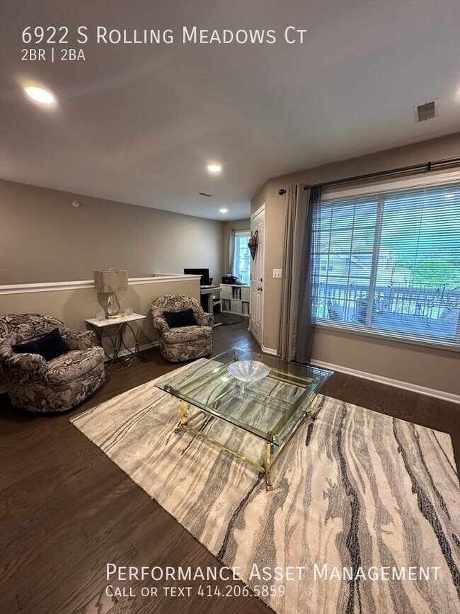 Foto del edificio - Beautifully updated 2 bed 2 full baths in ...