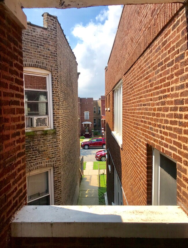 Building Photo - 7553 S Evans Ave