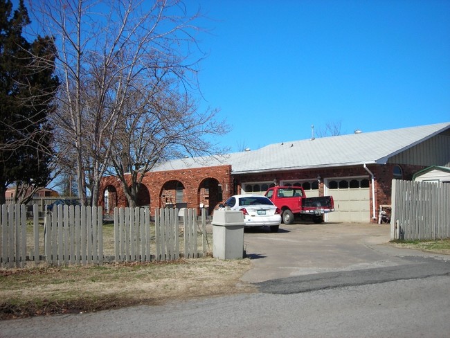 Building Photo - Bella Vista Village