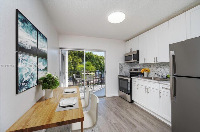 Foto del edificio - 2463 Coral Wy