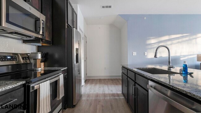 Foto del edificio - 8110 Blue Goose Rd