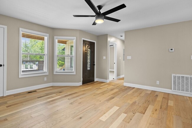 Building Photo - 910 Windlau Ct