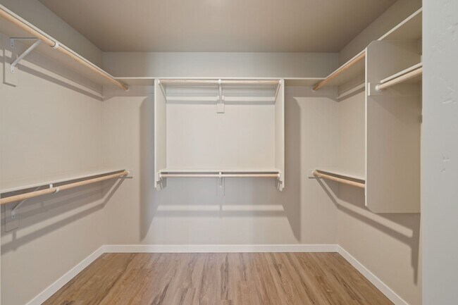 Building Photo - 803-805 NW 18th Ct