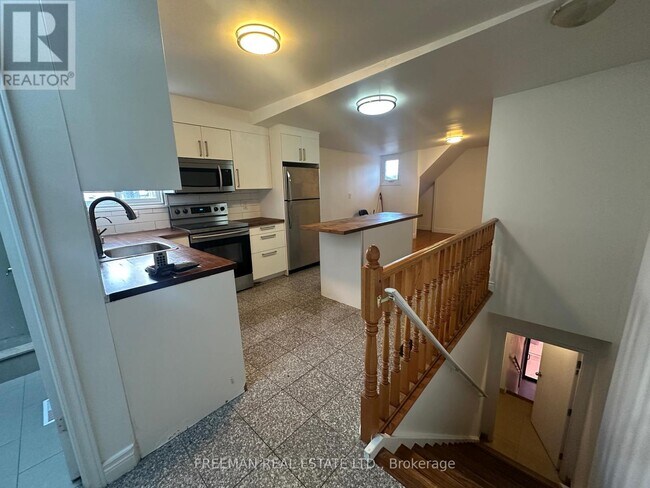 Photo du bâtiment - 1022 Gerrard St E