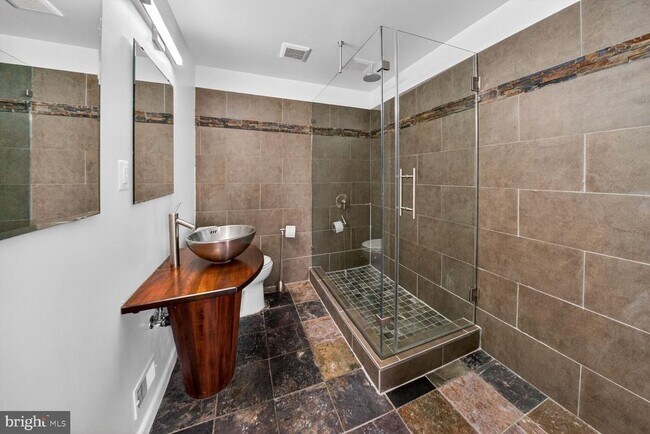 Foto del edificio - 73 G St SW