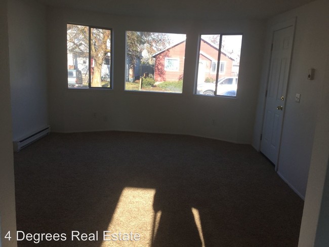 Building Photo - 2101 W Mallon Ave