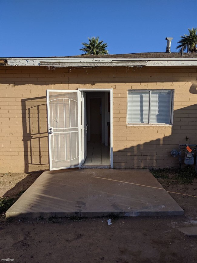 Building Photo - 4121 N 33rd Dr