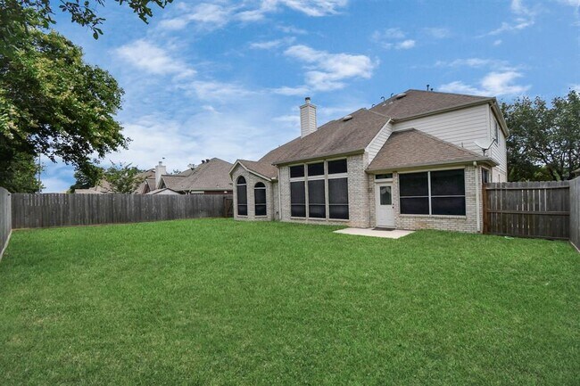Building Photo - 19907 Glen Lake Dr