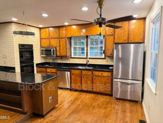 Foto del edificio - 120 Keeter Cir