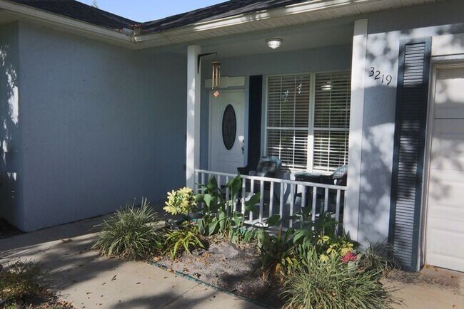 Foto del edificio - 3/2 with garage in College Park