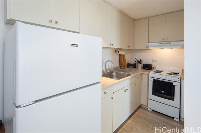 Building Photo - 2651 Kuilei St