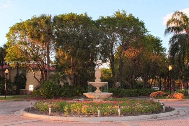 Foto del edificio - 10733 Cleary Blvd