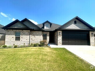 Building Photo - 1124 Laux Ln