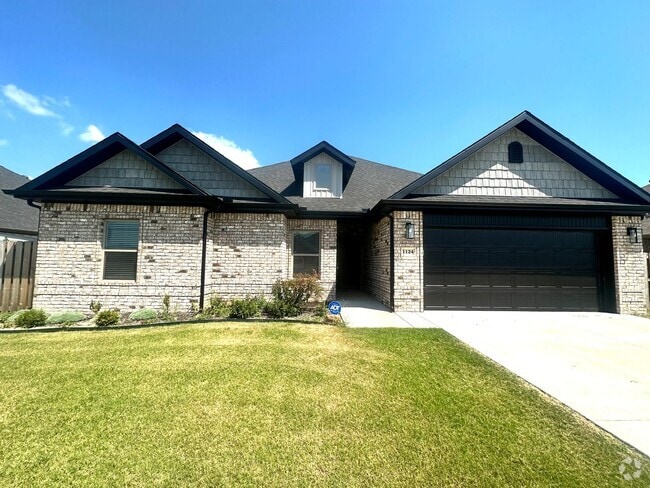 Building Photo - 1124 Laux Ln