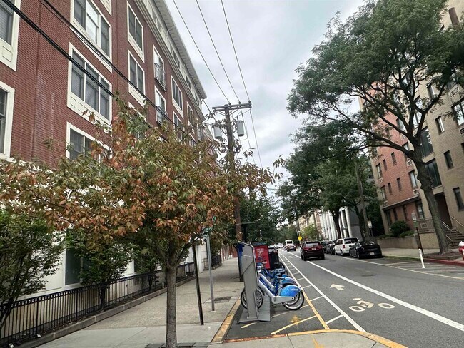 Foto del edificio - 82 CLINTON St