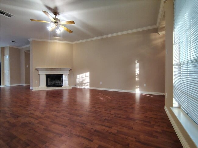 Foto del edificio - 2504 Hutton Ln