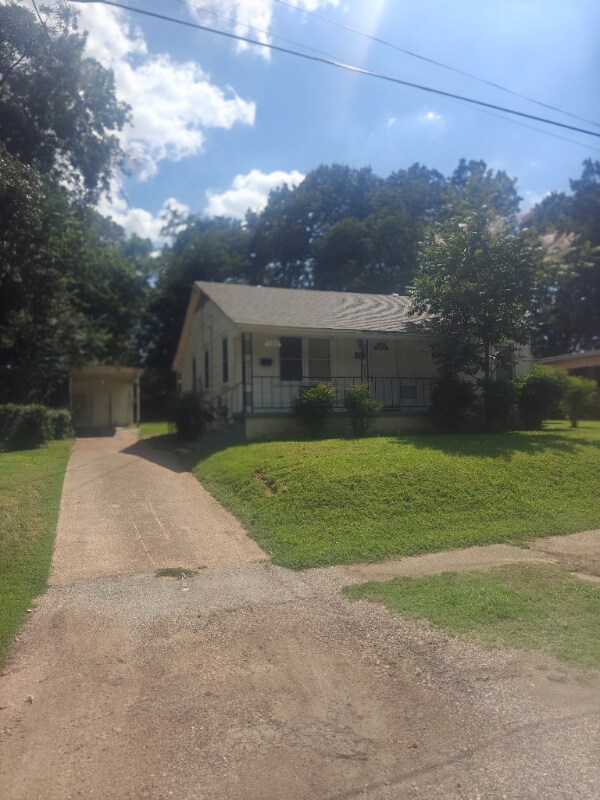 Foto del edificio - 709 Poplar Ave