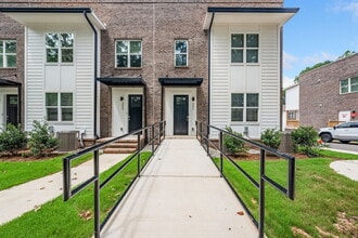 Building Photo - 3801 Lands End Ct