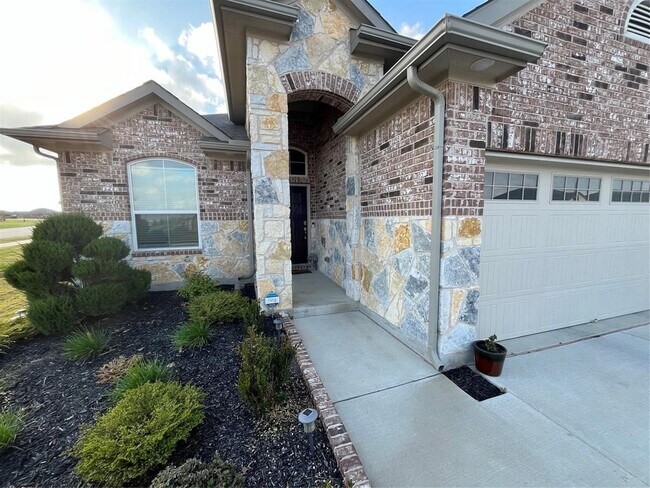 Building Photo - 601 Bridle Creek Dr
