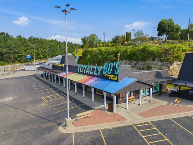 Building Photo - 2462 Wisconsin Dells Pkwy