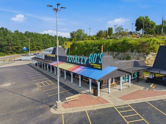 Foto del edificio - 2462 Wisconsin Dells Pkwy