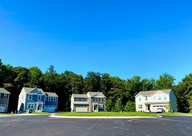 Building Photo - 9 Tilia Dr