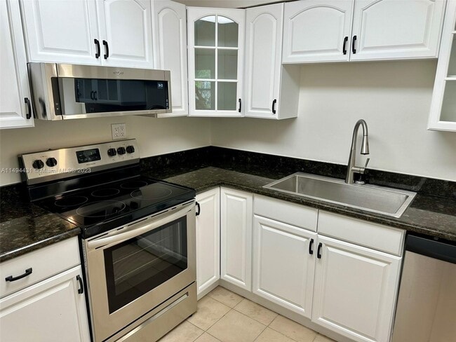 Building Photo - 622 Avenida Hermosa