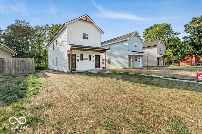 Building Photo - 4456 Caroline Ave