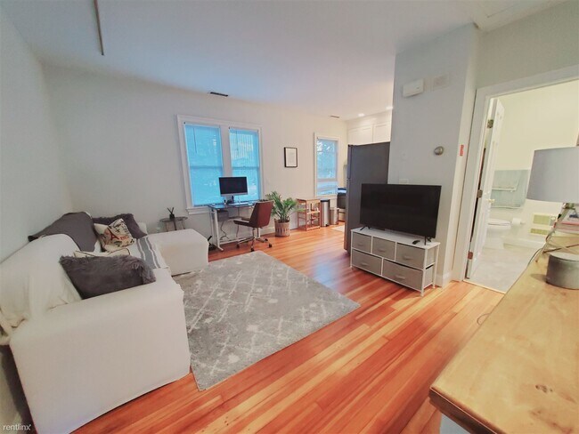 Building Photo - 1 br, 1 bath Condo - 28 Hoyt St Apt D