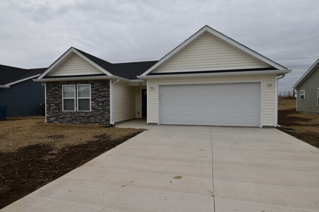 Building Photo - 129 Michelle Ann Ct