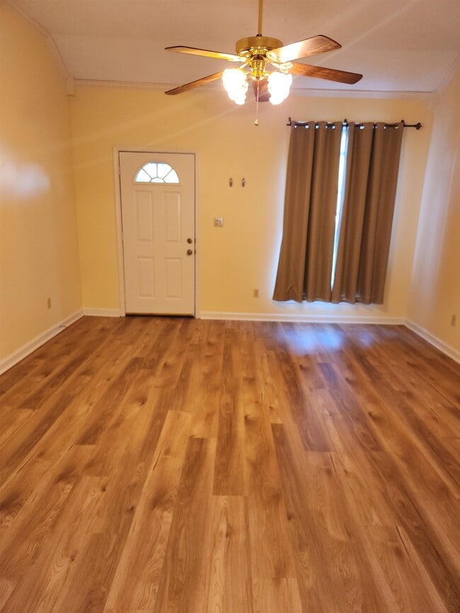 Foto del edificio - 2244 Lake Hill Ct