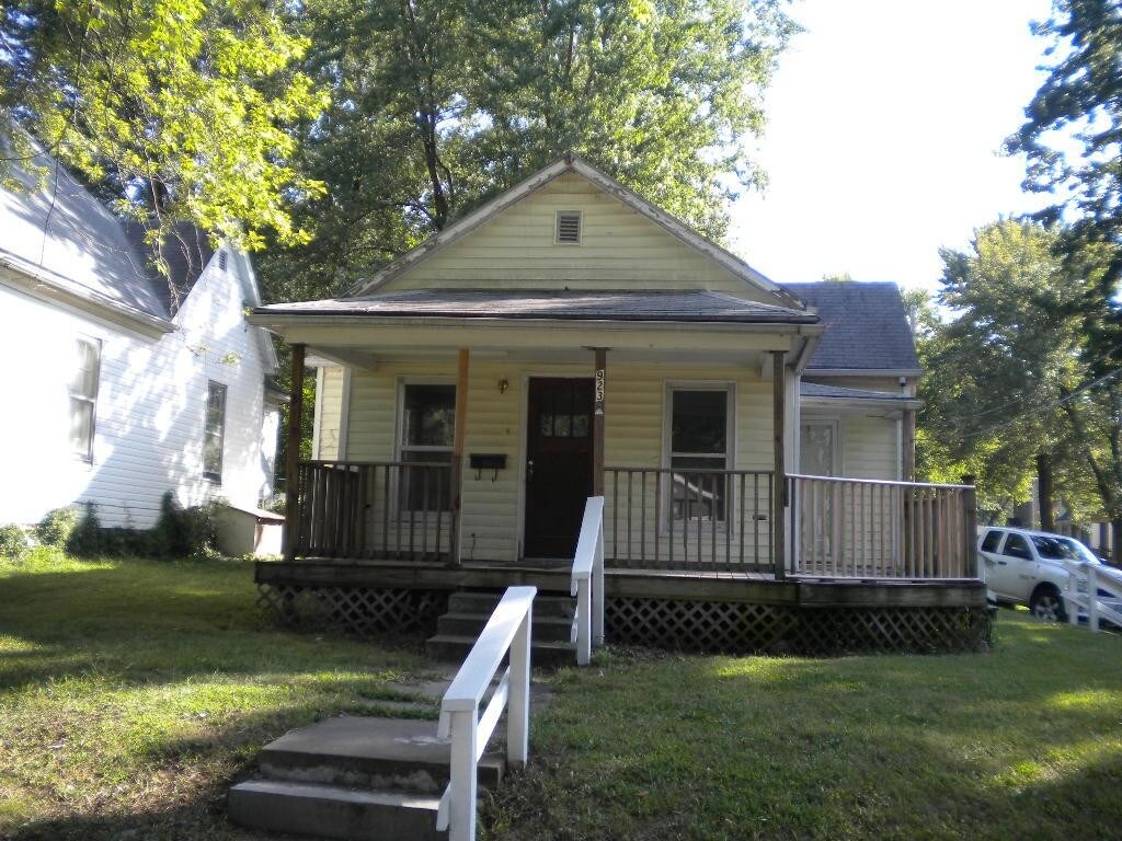 Foto principal - 923 W 4th St