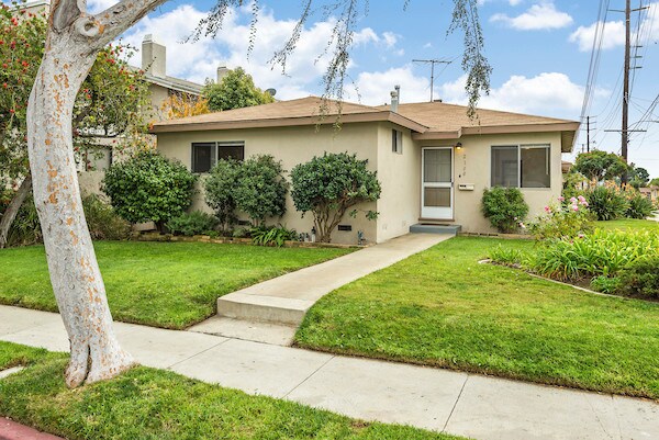 2100 Grant Ave Redondo Beach Ca 90278 House For Rent In Houses California Redondo Beach 2100 Grant Ave Primary Photo