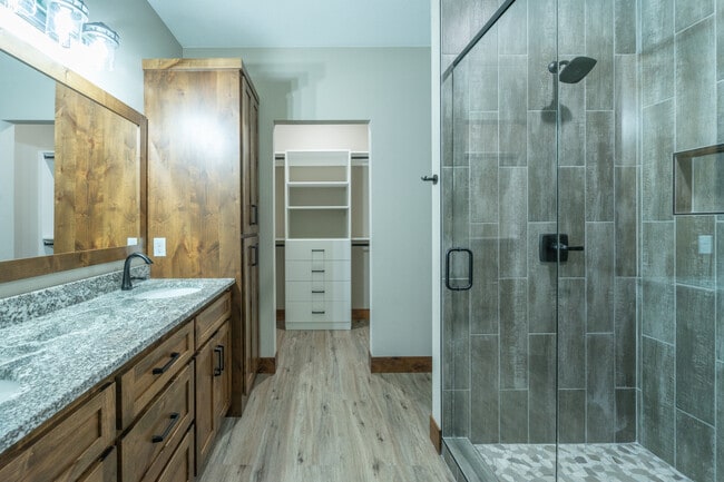 Building Photo - 11553 Forestview Dr S