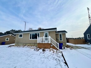 Building Photo - 19 Oriole Pkwy