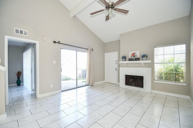 Building Photo - 12211 Sandpiper Dr