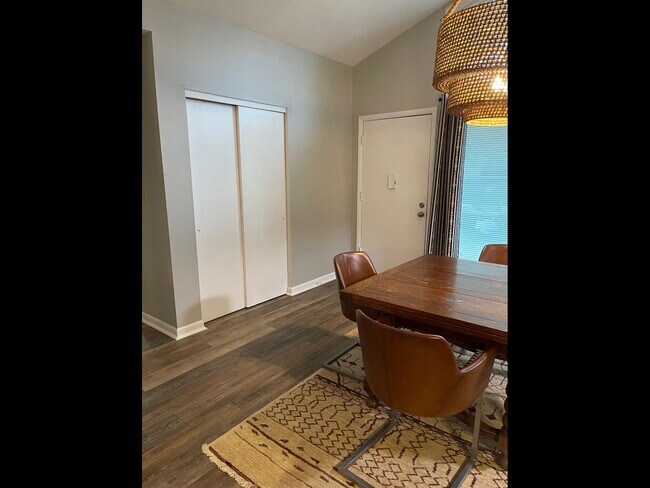 Foto del edificio - 1900 Richard Jones Rd