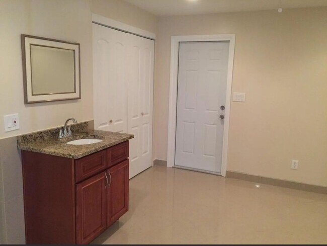 Foto del edificio - 3312 Clydesdale Dr
