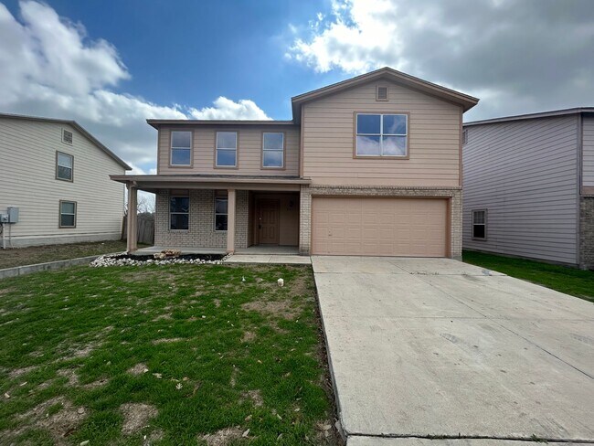 Foto del edificio - *COMING SOON* Desirable Location In Cibolo! Spacious Home with Loft & Fenced Backyard!