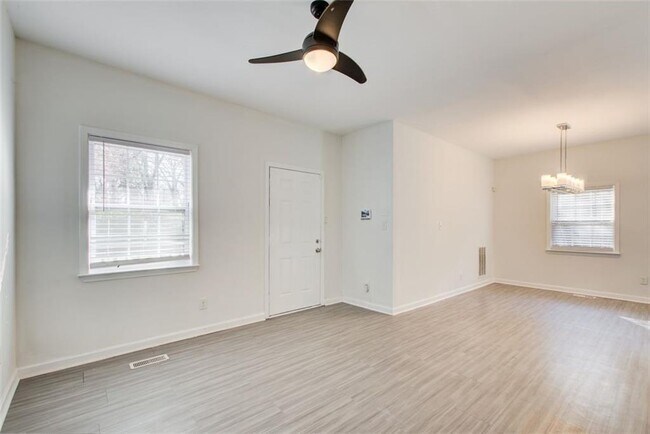 Foto del edificio - 2835 3rd Ave SW